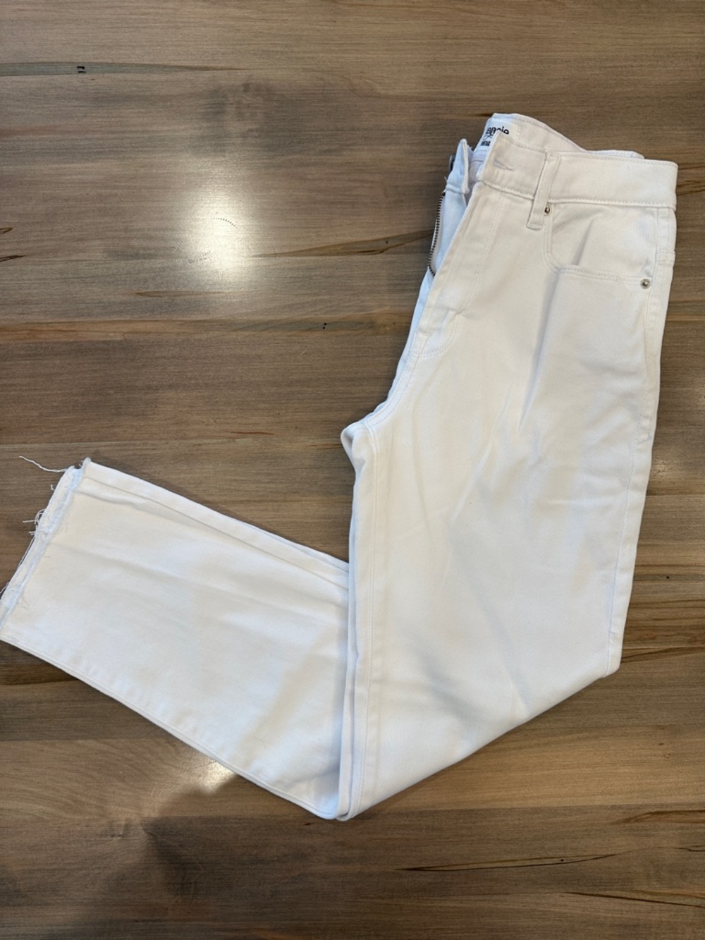 Kensie White Straight Legged Jeans